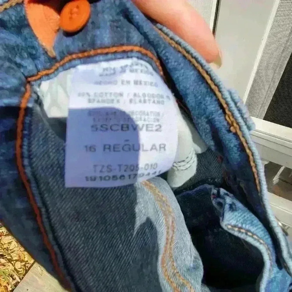 BOY'S WRANGLER CLASSIC STRAIGHT FIT JEAN 16 REG HIGH RISE MEDIUM WASH - Picture 10 of 11